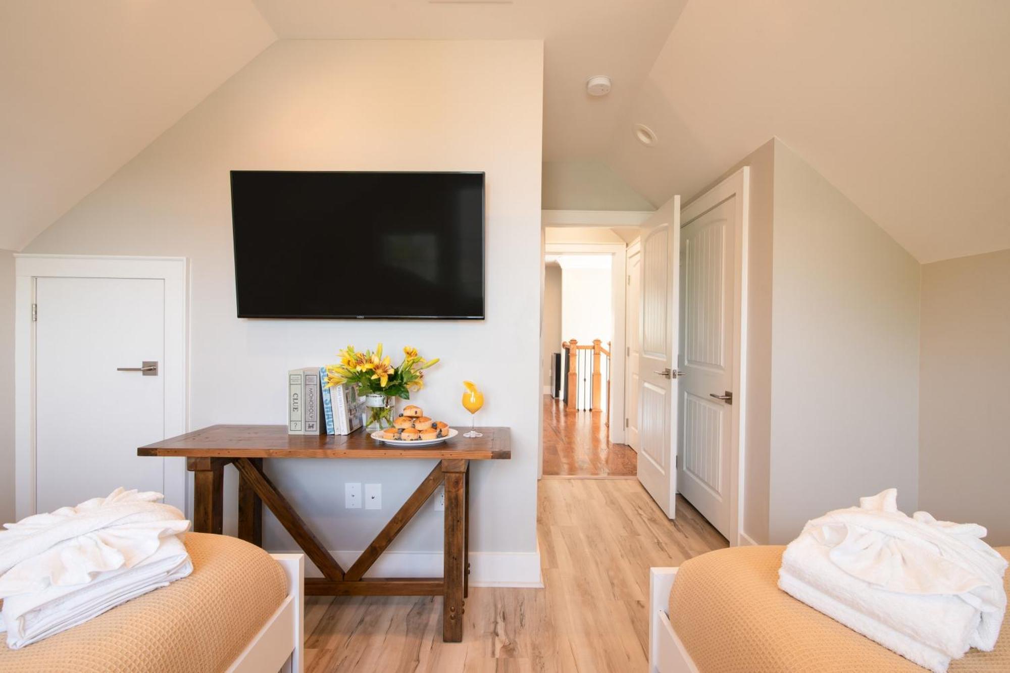 Edgewater By Avantstay Gorgeous Character Lakefront Home W Private Dock Destin Bagian luar foto