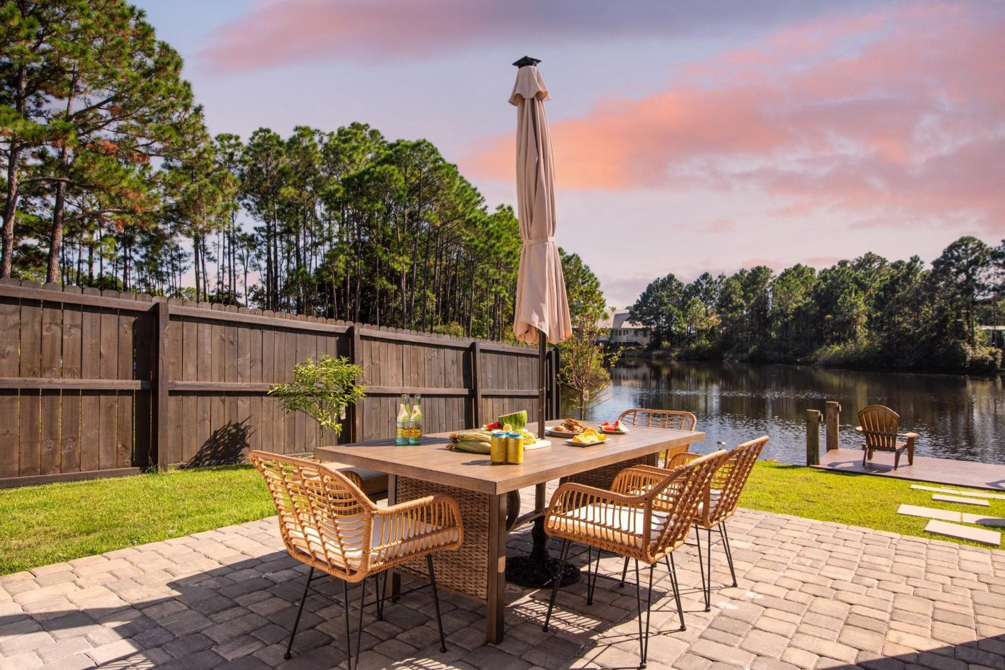 Edgewater By Avantstay Gorgeous Character Lakefront Home W Private Dock Destin Bagian luar foto