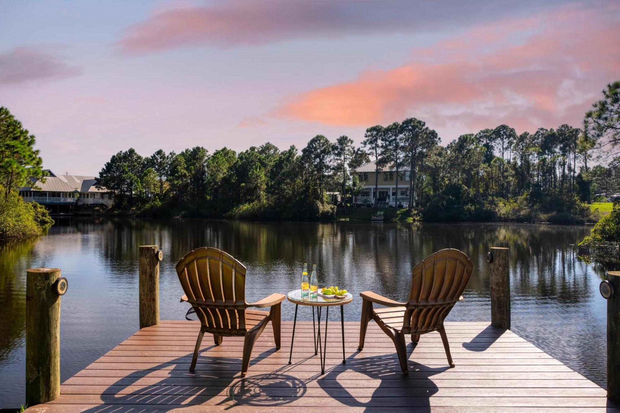 Edgewater By Avantstay Gorgeous Character Lakefront Home W Private Dock Destin Bagian luar foto